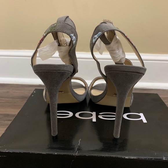 BEBE Ingram Gray Floral Embroidered High Heel Sandal Size 7 - Picture 13 of 14